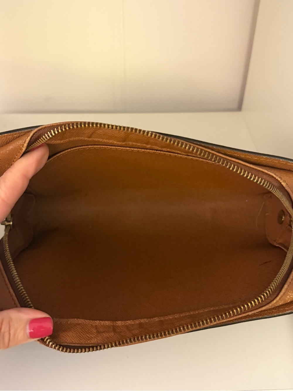 Louis Vuitton Monogram Pochette Accessoires Wristlet

Description: - Picture 10 of 11
